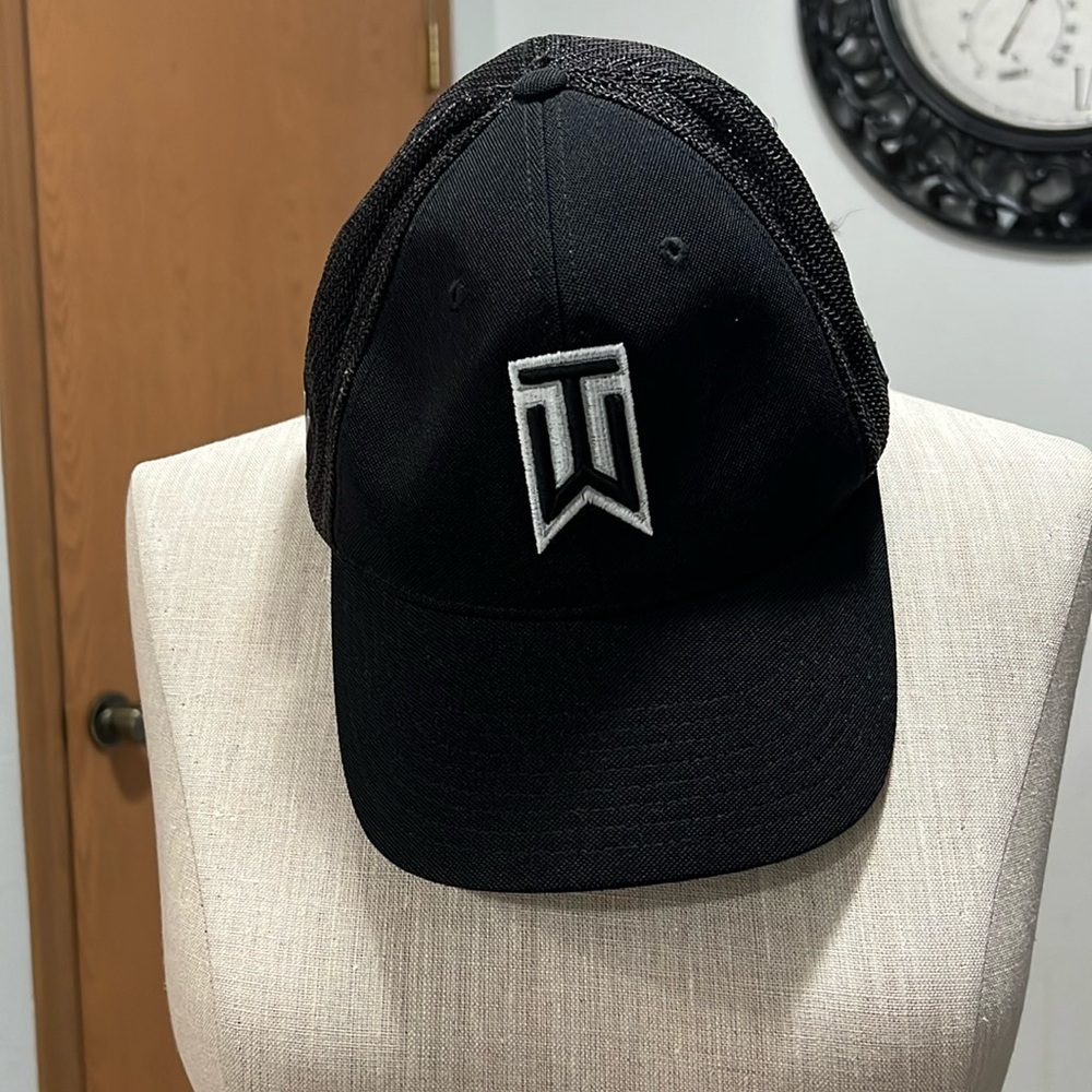 Nike RZN   hats🦋☘️🌹